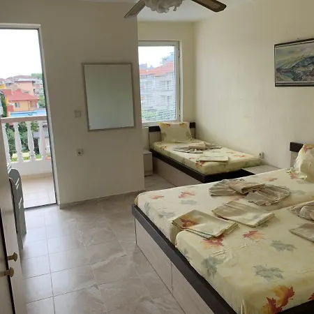 Gasthuis Guest Nia Elis 3*