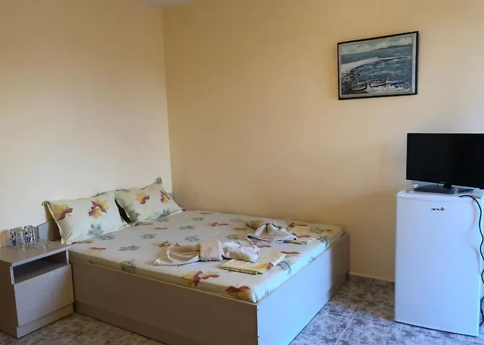 בית הארחה Guest Nia Elis 3*