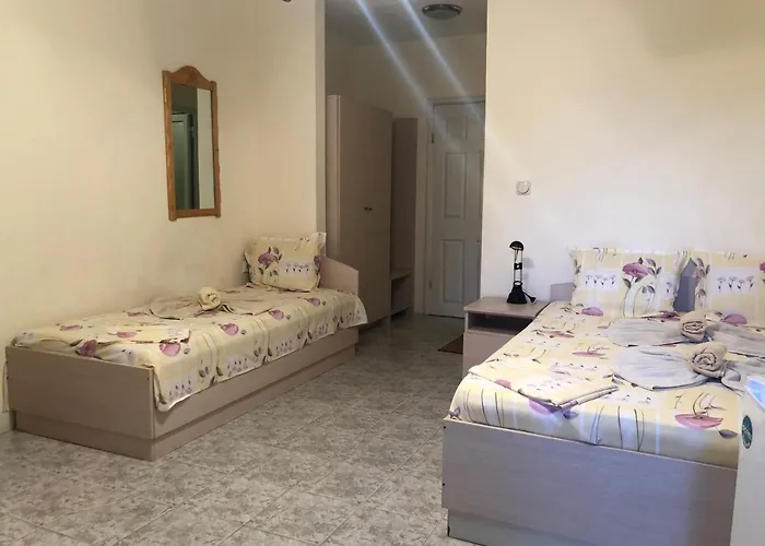 Guest Nia Elis בית הארחה קיטן